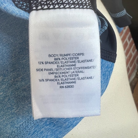 Mens Lands’ End Performance Running Swimming Compression Fitted Shirt Medium - Picture 3 of 5